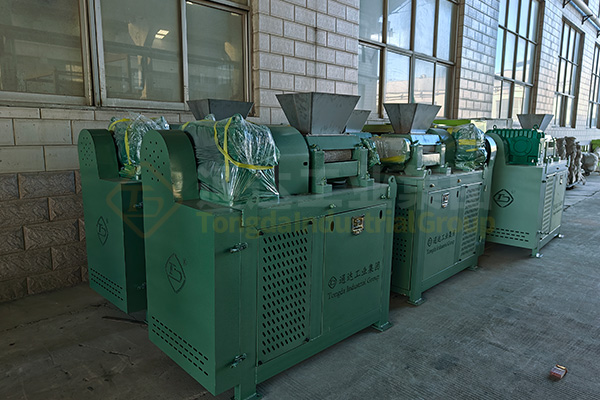 四川客戶整套復(fù)合肥設(shè)備發(fā)貨現(xiàn)場(chǎng)