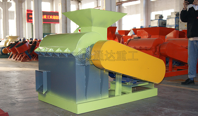 廠家直銷有機(jī)肥秸稈牛糞粉碎機(jī)