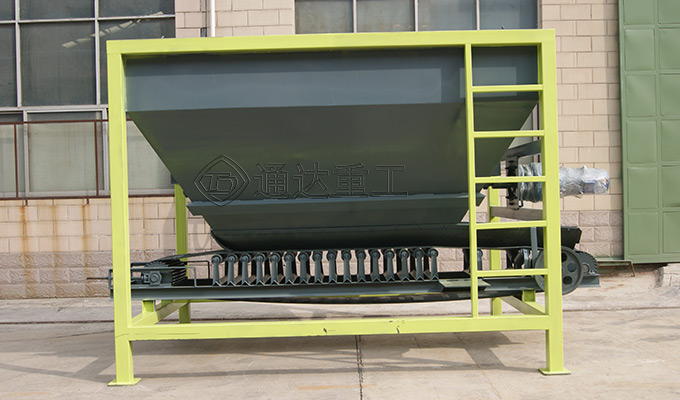 鏟車(chē)喂料機(jī)2.jpg